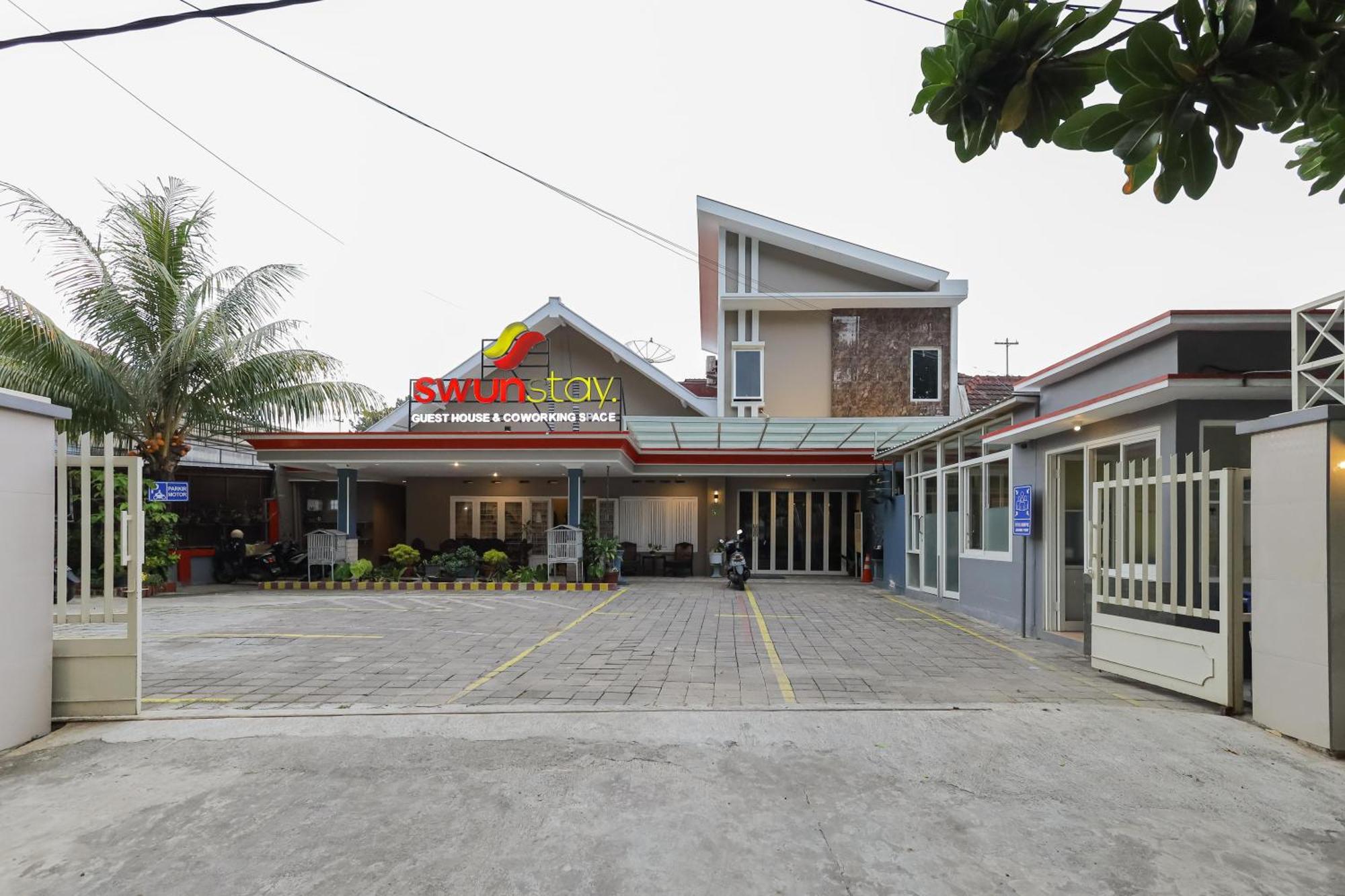 OYO 90931 Swun Stay Guest House&Coworking Space Malang Exterior foto