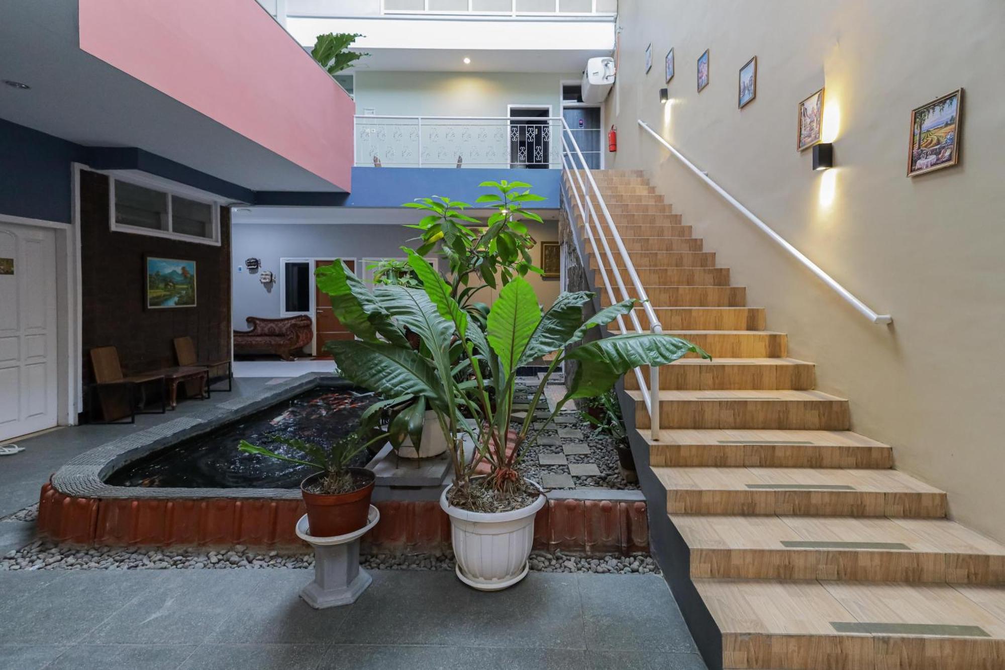 OYO 90931 Swun Stay Guest House&Coworking Space Malang Exterior foto