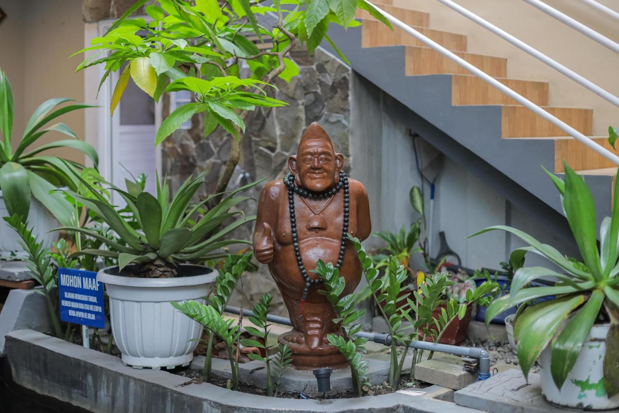 OYO 90931 Swun Stay Guest House&Coworking Space Malang Exterior foto