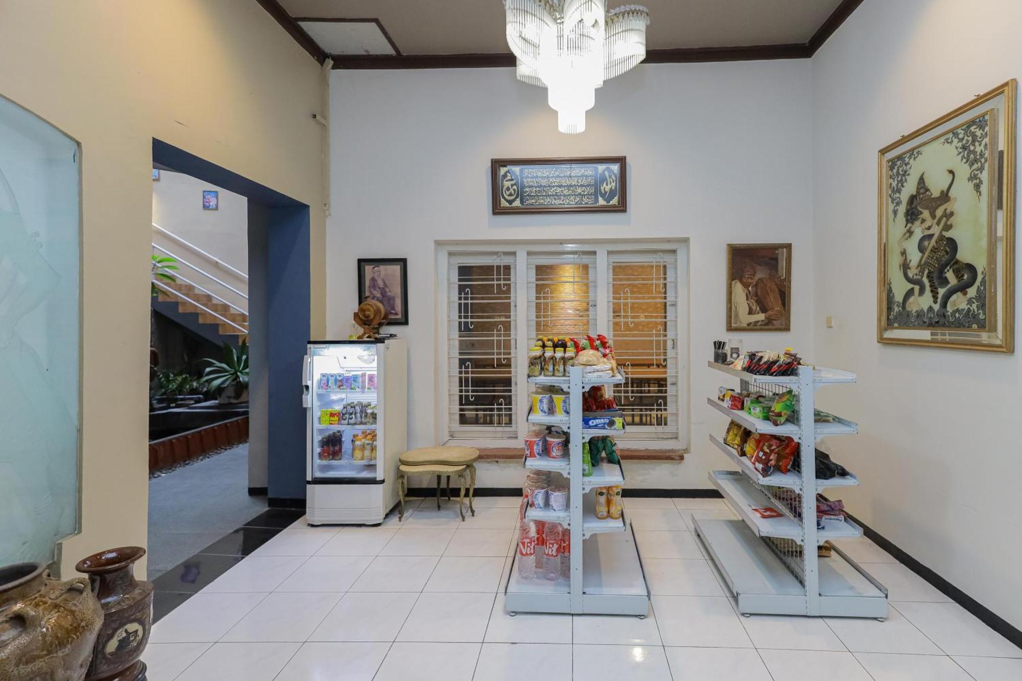 OYO 90931 Swun Stay Guest House&Coworking Space Malang Exterior foto