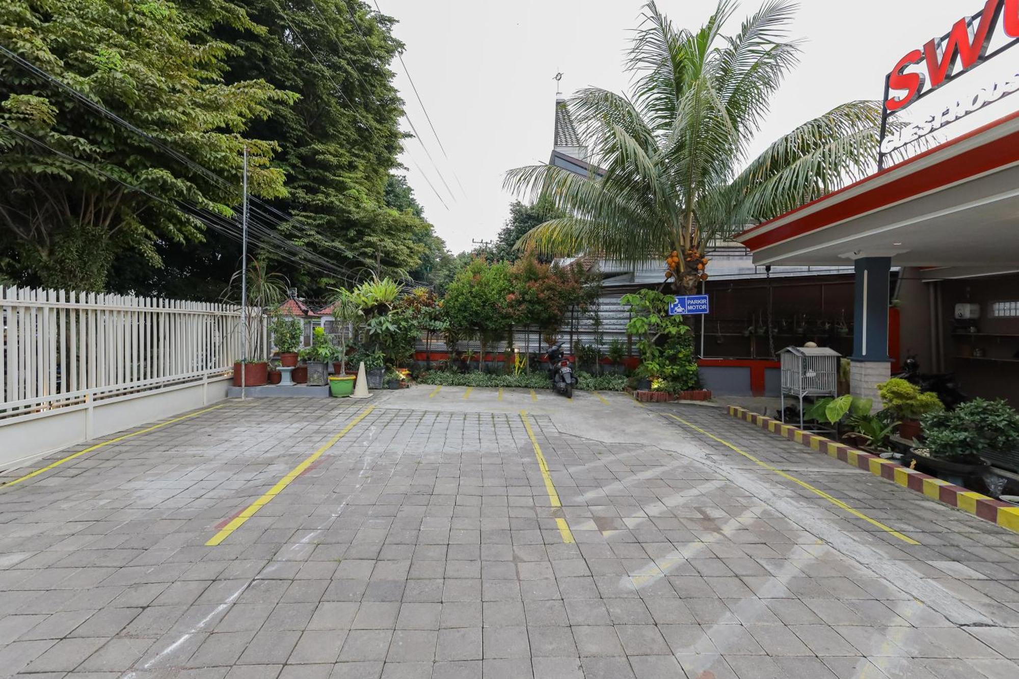 OYO 90931 Swun Stay Guest House&Coworking Space Malang Exterior foto