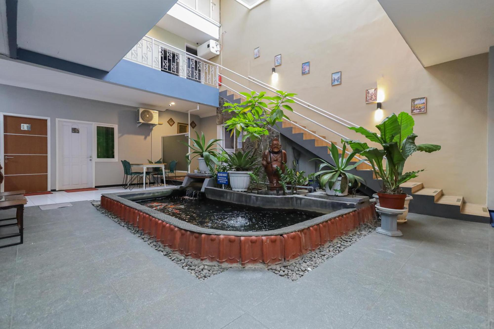 OYO 90931 Swun Stay Guest House&Coworking Space Malang Exterior foto