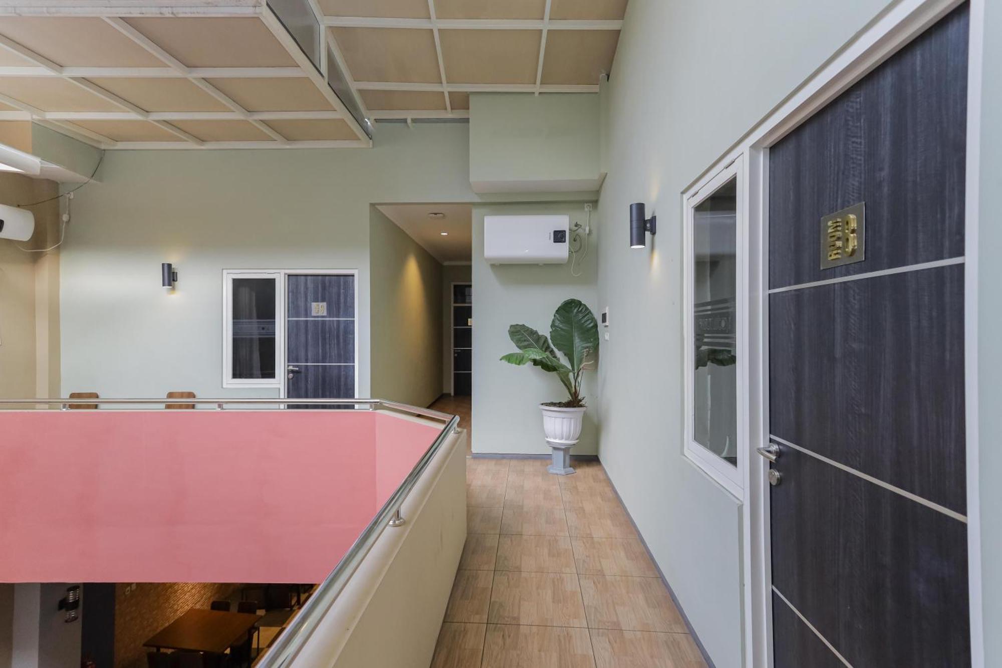 OYO 90931 Swun Stay Guest House&Coworking Space Malang Exterior foto