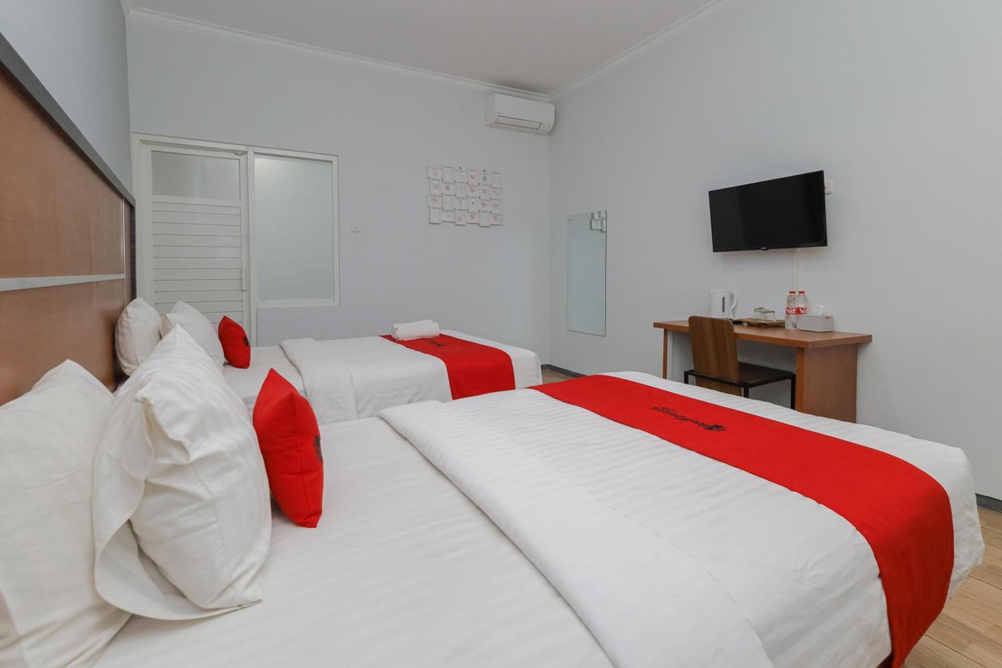 OYO 90931 Swun Stay Guest House&Coworking Space Malang Exterior foto