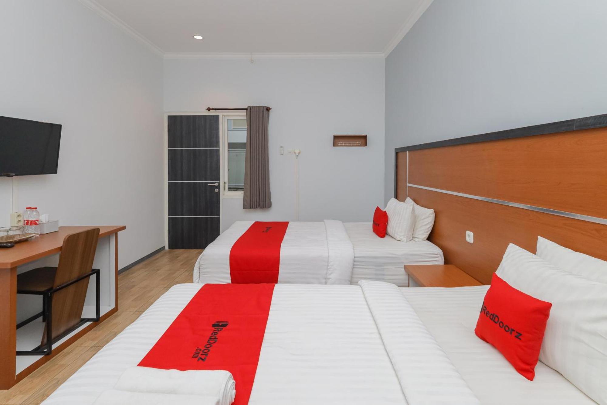 OYO 90931 Swun Stay Guest House&Coworking Space Malang Exterior foto
