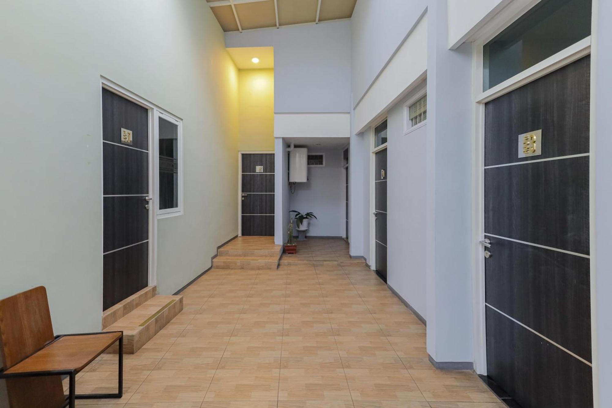 OYO 90931 Swun Stay Guest House&Coworking Space Malang Exterior foto