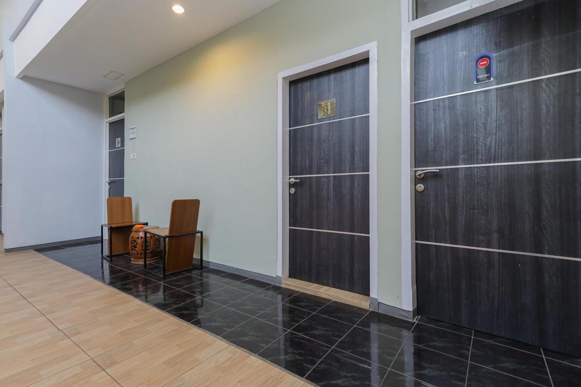 OYO 90931 Swun Stay Guest House&Coworking Space Malang Exterior foto