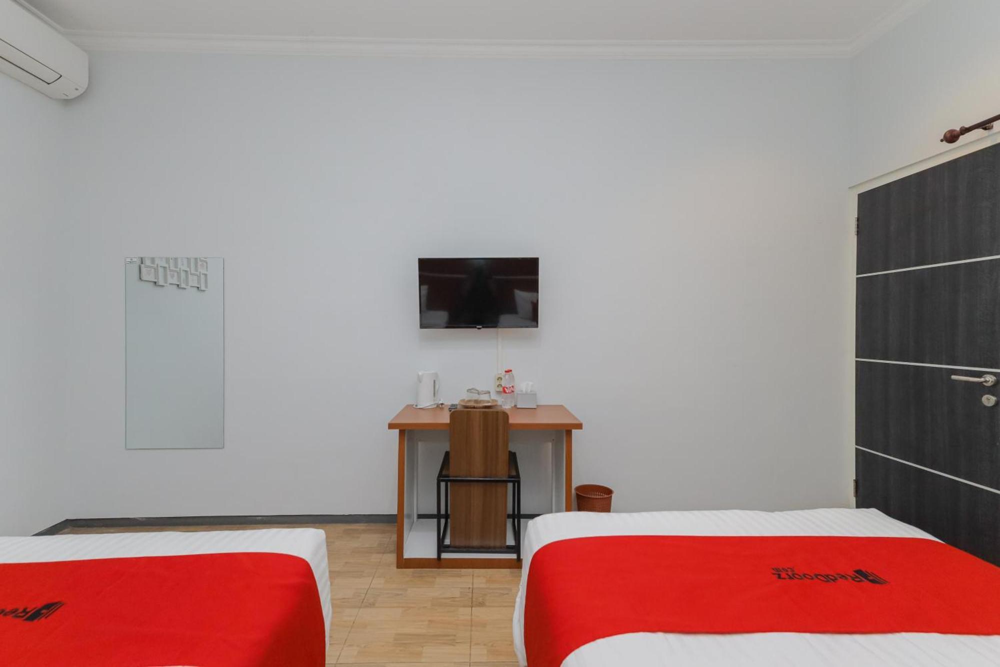 OYO 90931 Swun Stay Guest House&Coworking Space Malang Exterior foto