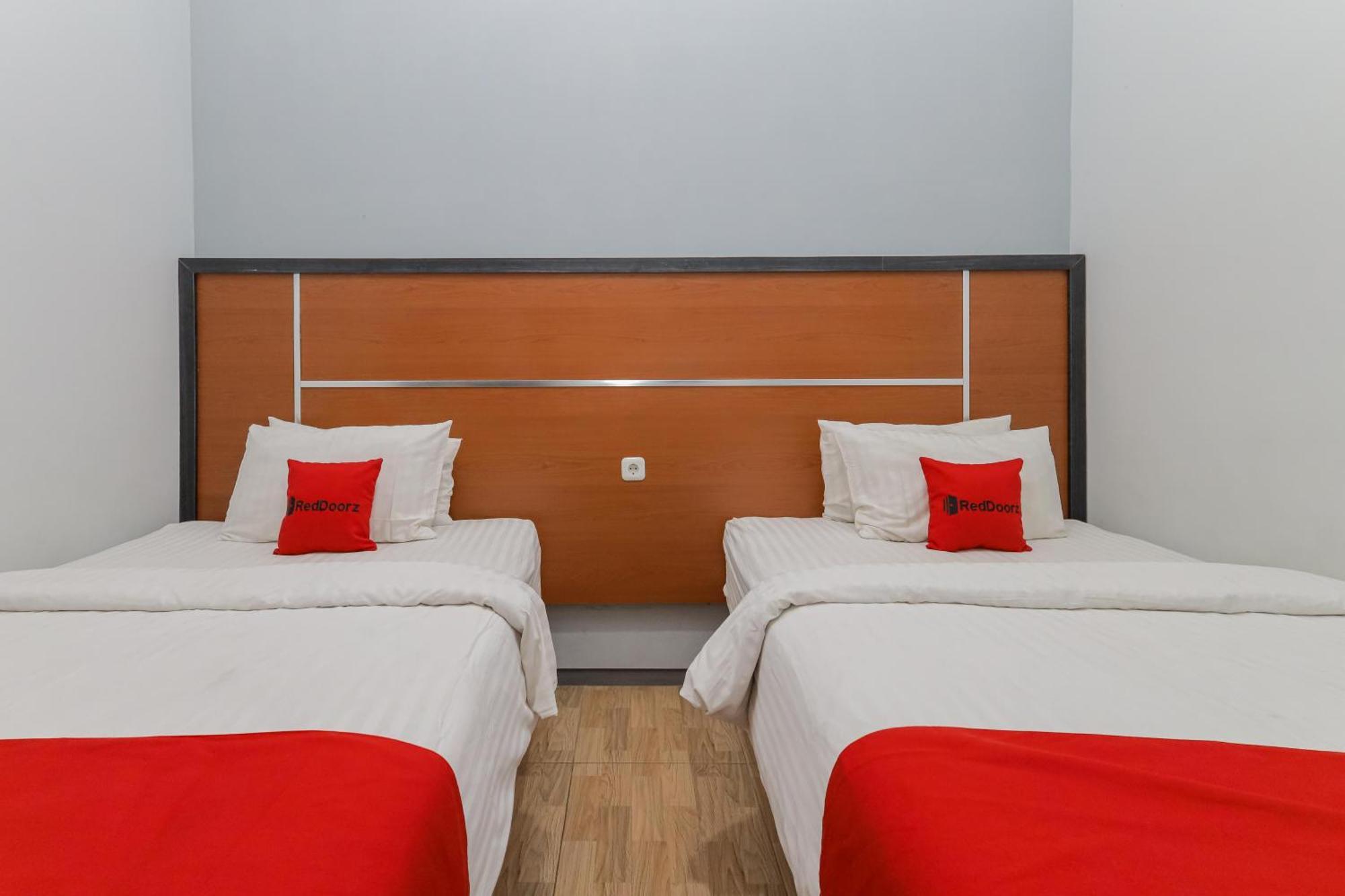OYO 90931 Swun Stay Guest House&Coworking Space Malang Exterior foto